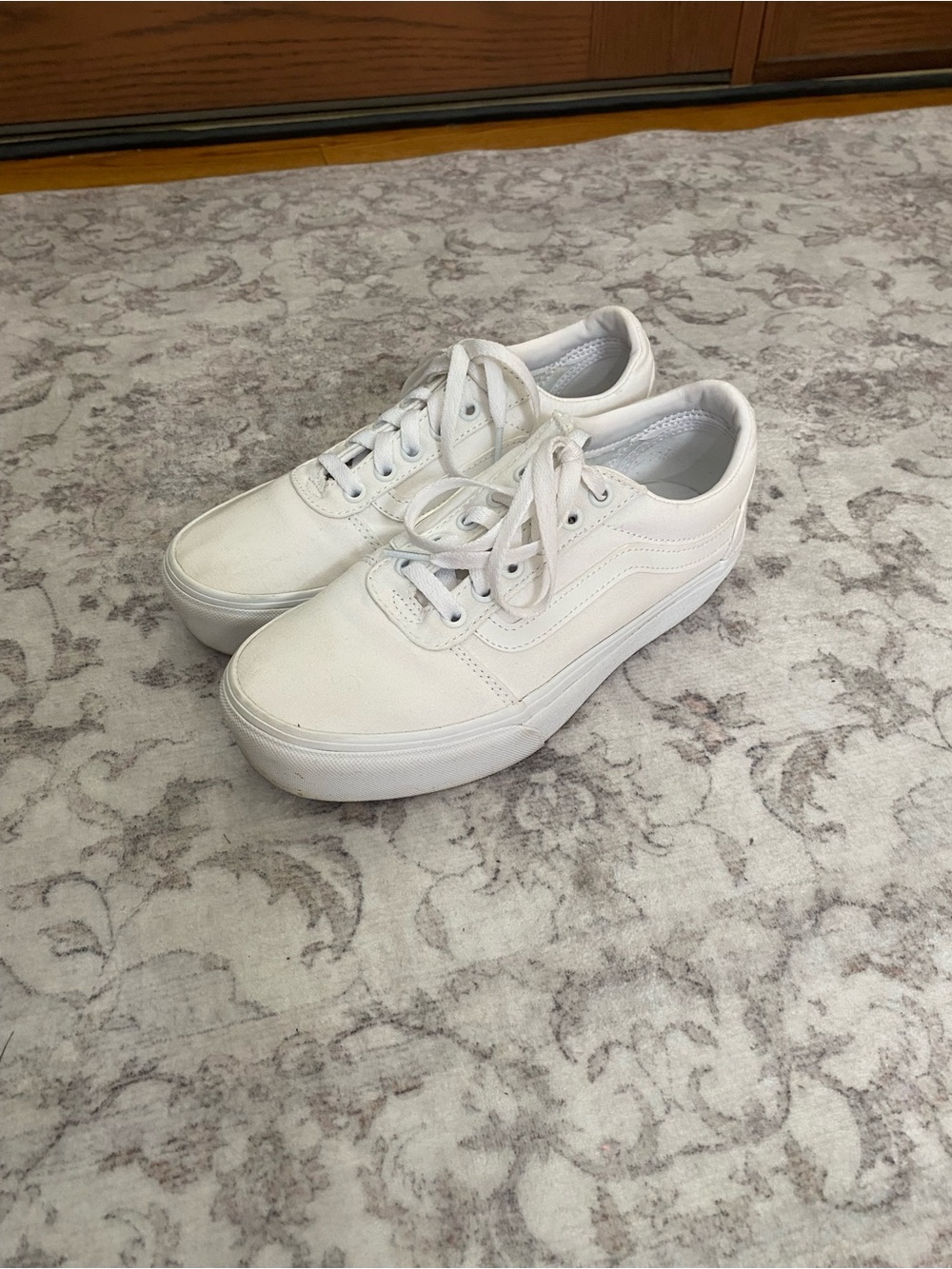 Vans Women's White Low-Top Canvas Sneakers